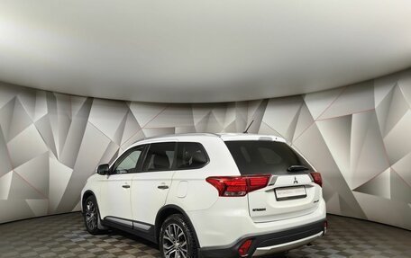 Mitsubishi Outlander III рестайлинг 3, 2015 год, 1 699 000 рублей, 4 фотография