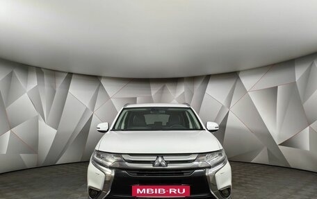 Mitsubishi Outlander III рестайлинг 3, 2015 год, 1 699 000 рублей, 7 фотография