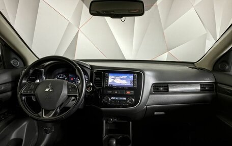 Mitsubishi Outlander III рестайлинг 3, 2015 год, 1 699 000 рублей, 14 фотография