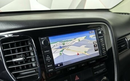 Mitsubishi Outlander III рестайлинг 3, 2015 год, 1 699 000 рублей, 22 фотография