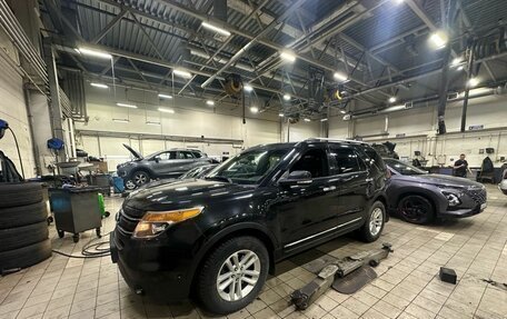 Ford Explorer VI, 2013 год, 1 590 000 рублей, 2 фотография