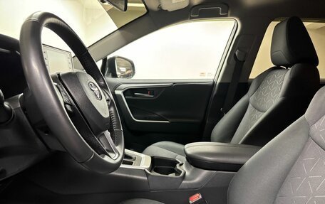 Toyota RAV4, 2019 год, 3 250 000 рублей, 11 фотография