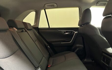 Toyota RAV4, 2019 год, 3 250 000 рублей, 13 фотография