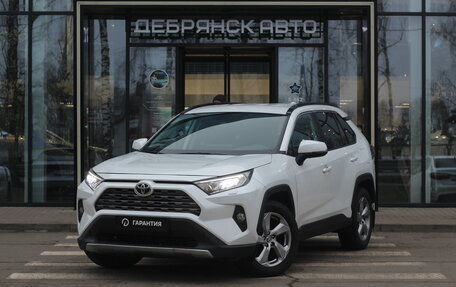 Toyota RAV4, 2021 год, 3 750 000 рублей, 1 фотография