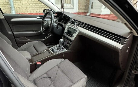 Volkswagen Passat B8 рестайлинг, 2015 год, 1 700 000 рублей, 2 фотография