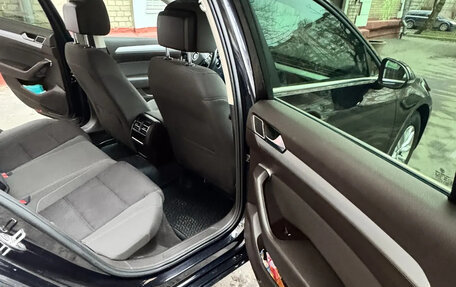 Volkswagen Passat B8 рестайлинг, 2015 год, 1 700 000 рублей, 13 фотография