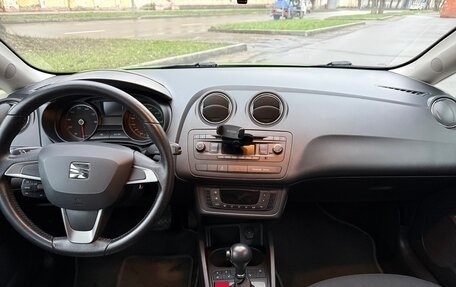 SEAT Ibiza IV рестайлинг 2, 2014 год, 900 000 рублей, 11 фотография