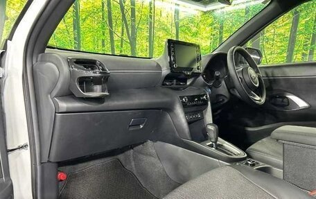 Toyota Yaris Cross, 2023 год, 1 590 002 рублей, 7 фотография