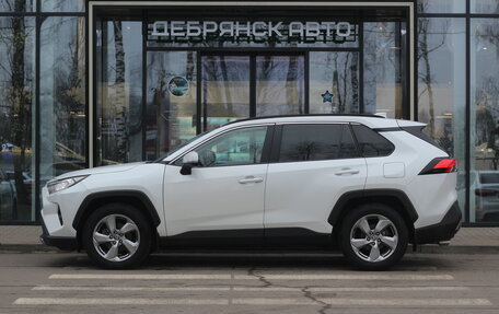 Toyota RAV4, 2021 год, 3 750 000 рублей, 2 фотография