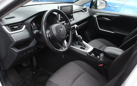 Toyota RAV4, 2021 год, 3 750 000 рублей, 5 фотография