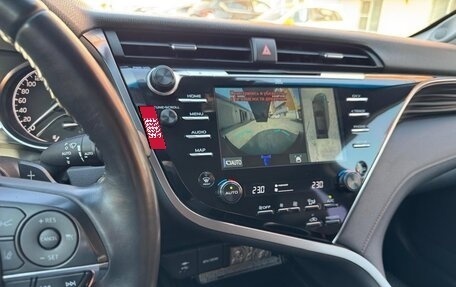 Toyota Camry, 2018 год, 3 490 000 рублей, 4 фотография