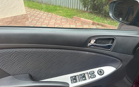 Hyundai Solaris II рестайлинг, 2013 год, 850 000 рублей, 11 фотография