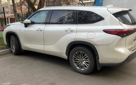 Toyota Highlander, 2020 год, 5 300 000 рублей, 3 фотография