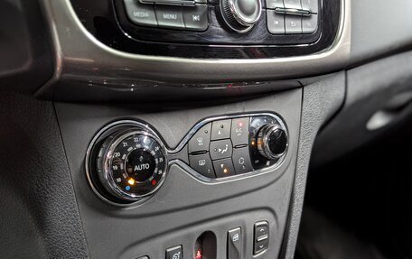 Renault Sandero II рестайлинг, 2017 год, 1 050 000 рублей, 24 фотография