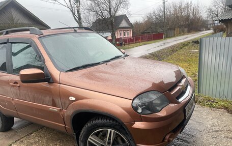 Chevrolet Niva I рестайлинг, 2017 год, 690 000 рублей, 3 фотография