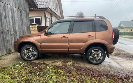 Chevrolet Niva I рестайлинг, 2017 год, 690 000 рублей, 5 фотография