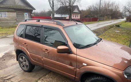 Chevrolet Niva I рестайлинг, 2017 год, 690 000 рублей, 2 фотография