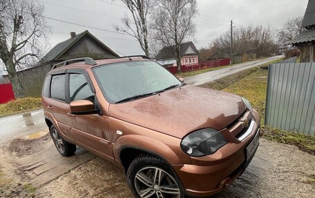 Chevrolet Niva I рестайлинг, 2017 год, 690 000 рублей, 8 фотография