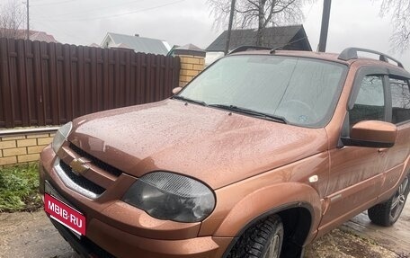 Chevrolet Niva I рестайлинг, 2017 год, 690 000 рублей, 4 фотография