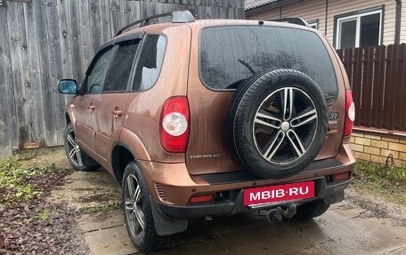 Chevrolet Niva I рестайлинг, 2017 год, 690 000 рублей, 6 фотография