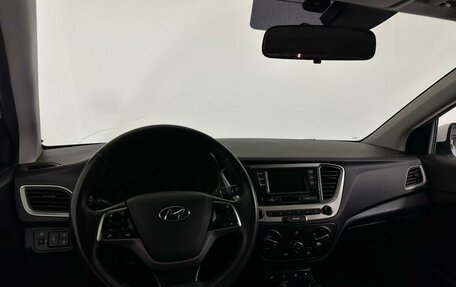 Hyundai Solaris II рестайлинг, 2017 год, 1 347 000 рублей, 10 фотография