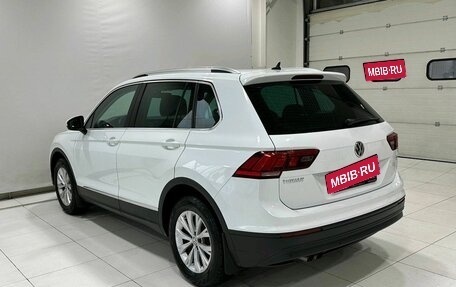 Volkswagen Tiguan II, 2018 год, 2 449 900 рублей, 2 фотография