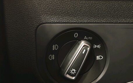 Volkswagen Tiguan II, 2018 год, 2 449 900 рублей, 9 фотография