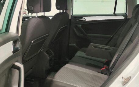 Volkswagen Tiguan II, 2018 год, 2 449 900 рублей, 10 фотография