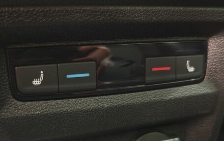 Volkswagen Tiguan II, 2018 год, 2 449 900 рублей, 13 фотография