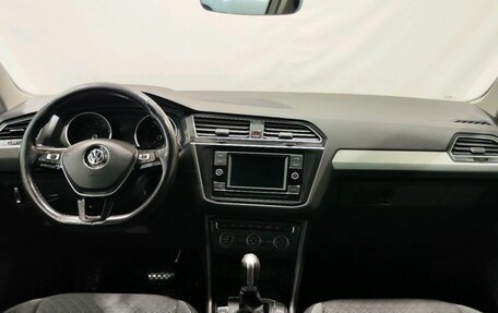 Volkswagen Tiguan II, 2018 год, 2 449 900 рублей, 14 фотография