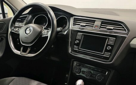 Volkswagen Tiguan II, 2018 год, 2 449 900 рублей, 15 фотография