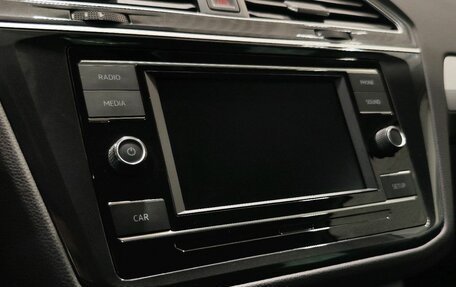 Volkswagen Tiguan II, 2018 год, 2 449 900 рублей, 22 фотография