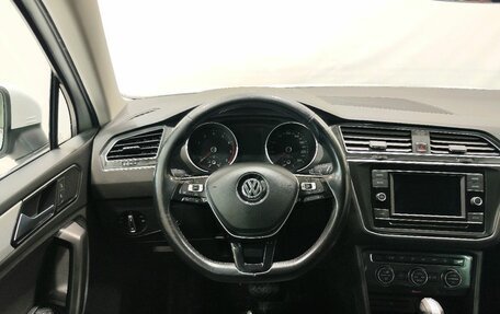 Volkswagen Tiguan II, 2018 год, 2 449 900 рублей, 16 фотография