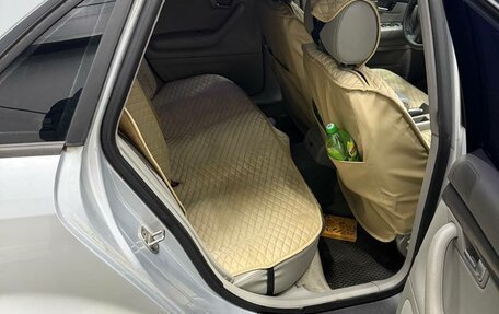 Audi A4, 2004 год, 499 999 рублей, 11 фотография