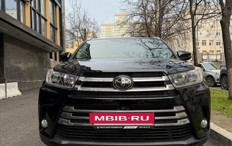Toyota Highlander III, 2019 год, 4 250 000 рублей, 2 фотография