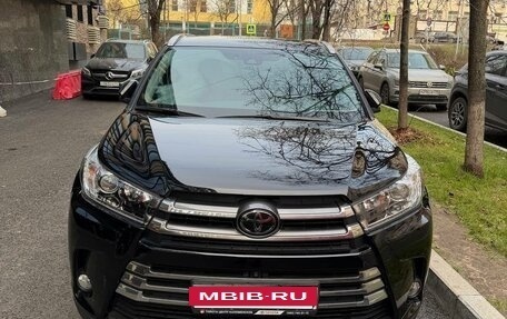 Toyota Highlander III, 2019 год, 4 250 000 рублей, 4 фотография