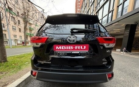 Toyota Highlander III, 2019 год, 4 250 000 рублей, 10 фотография