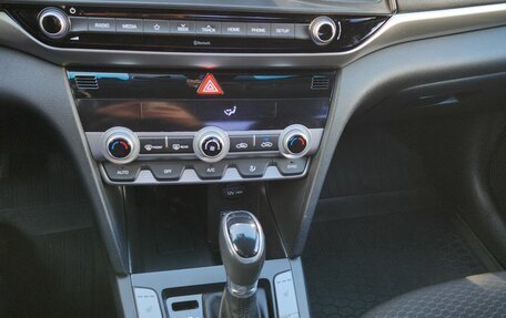 Hyundai Elantra VI рестайлинг, 2020 год, 1 350 000 рублей, 7 фотография