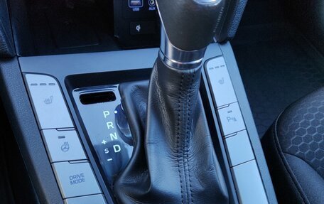 Hyundai Elantra VI рестайлинг, 2020 год, 1 350 000 рублей, 6 фотография