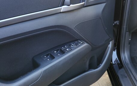 Hyundai Elantra VI рестайлинг, 2020 год, 1 350 000 рублей, 8 фотография