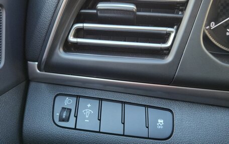 Hyundai Elantra VI рестайлинг, 2020 год, 1 350 000 рублей, 10 фотография