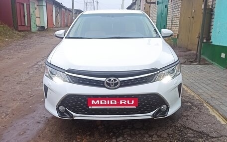Toyota Camry, 2015 год, 1 780 000 рублей, 2 фотография