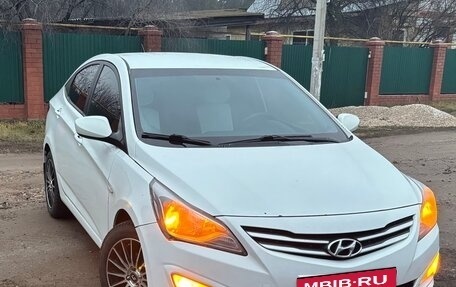 Hyundai Solaris II рестайлинг, 2016 год, 800 000 рублей, 1 фотография