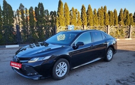 Toyota Camry, 2019 год, 2 740 000 рублей, 3 фотография