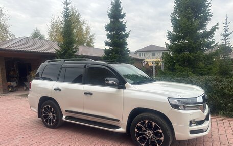 Toyota Land Cruiser 200, 2017 год, 6 500 000 рублей, 2 фотография