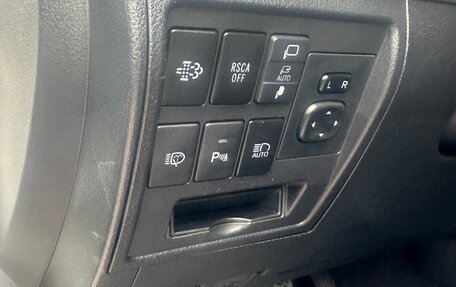 Toyota Land Cruiser 200, 2017 год, 6 500 000 рублей, 7 фотография