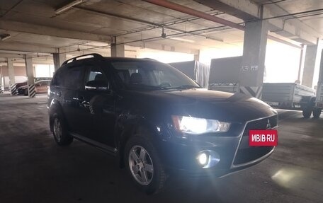 Mitsubishi Outlander III рестайлинг 3, 2011 год, 850 000 рублей, 14 фотография