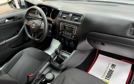 Volkswagen Jetta VI, 2015 год, 895 000 рублей, 14 фотография