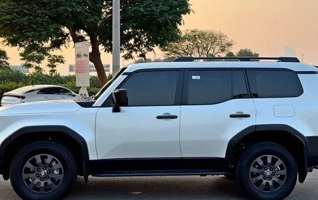 Toyota Land Cruiser Prado, 2025 год, 9 800 000 рублей, 3 фотография