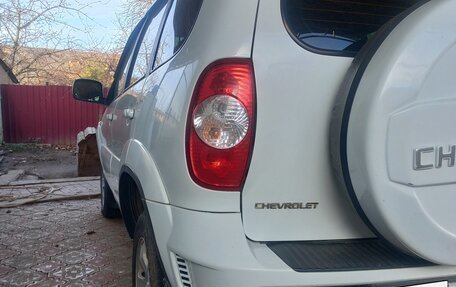 Chevrolet Niva I рестайлинг, 2012 год, 670 000 рублей, 3 фотография